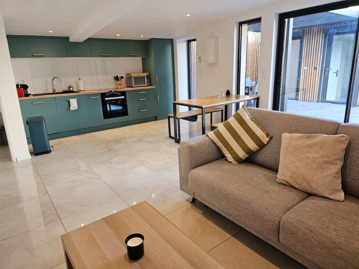 Independent 2-room Six Fours Apartment